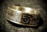 Coinring, Münzring, Ring aus Münze (5 DM-Gedenkmünze "Carl Friedrich Gauß", 1977 ), 625er Silber - Double Sided coin ring - 66 (21.0), handgeschmiedetes Unikat -