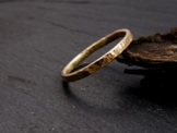 gehämmerter Ring aus 333 Gelbgold, 8 CT -