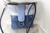 Handtasche Echtleder bleu Töne Animaloptik -