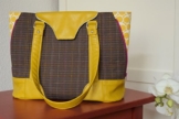 Schultertasche, Handtasche aus Designerstoffen mit Kunstleder, Handgemacht, Einzelstück, Unikat -