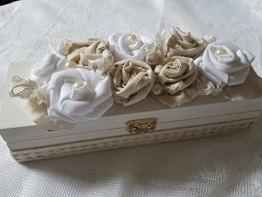 UNIKAT ROMANTISCHE SCHATULLE 'ROSENBEET' shabby Box Holzschachtel Holzdose Schachtel Kiste -